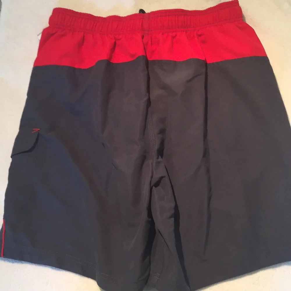 Speedo Men's Granite Grey Red Colorblock Cargo Swim Trunks Size L NWT